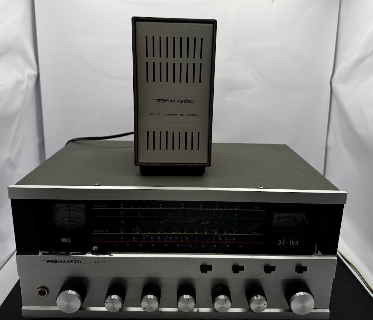 Realistic DX-160 Communications Receiver W/ SP-150 Speaker Untested Powers On Realistic DX-160 Communications Receiver W/ SP-150 Speaker Untested Powers On