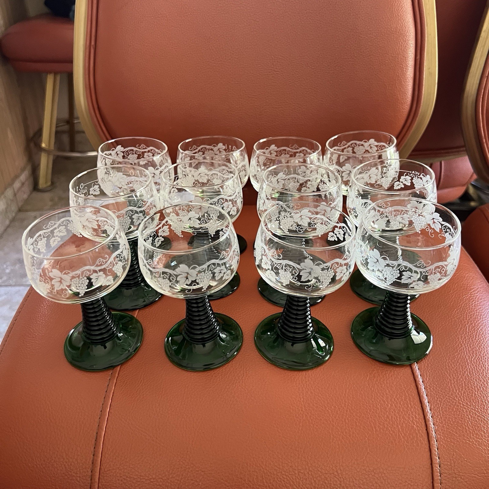 Vtg. Luminarc Green Rib Beehive France Etched Grapevine Glasses 4.5\