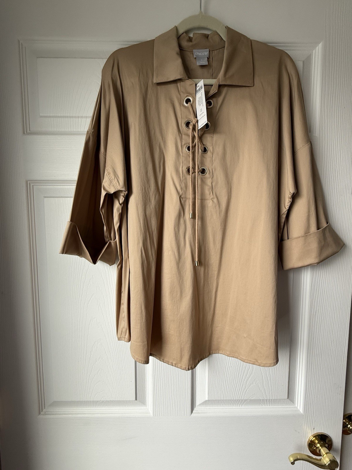NWT Chico’s Size 2 Tan Beige Womens Top Popover Rivet Lace Up 3/4 Sleeve Ewr $99