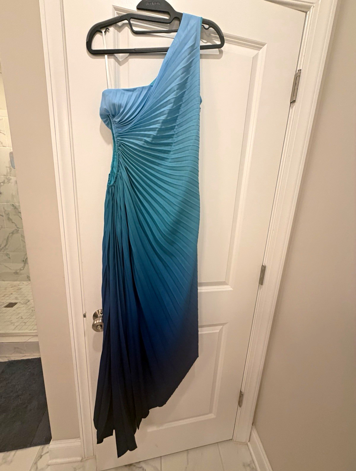 SHEIN X Women’s Blue Ombre One-Shoulder Pleated Maxi Dress, Size M SHEIN X Women’s Blue Ombre One-Shoulder Pleated Maxi Dress, Size M