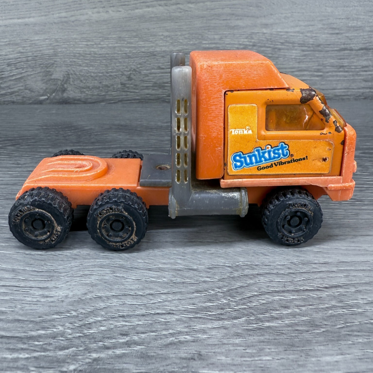 Vtg 1981 Tonka Semi Tractor Orange Sunkist Truck No Trailer Damaged Window
