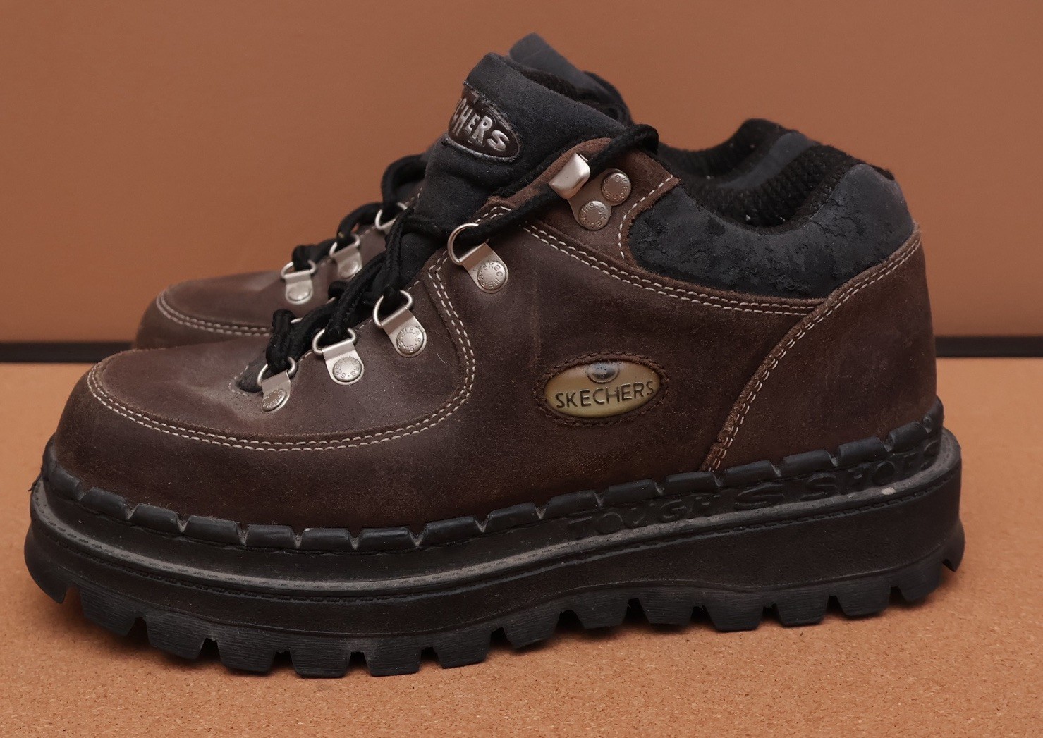 Vintage Y2K Skechers 7926 Womens 9 Brown Leather Platform Chunky Hiking Shoes
