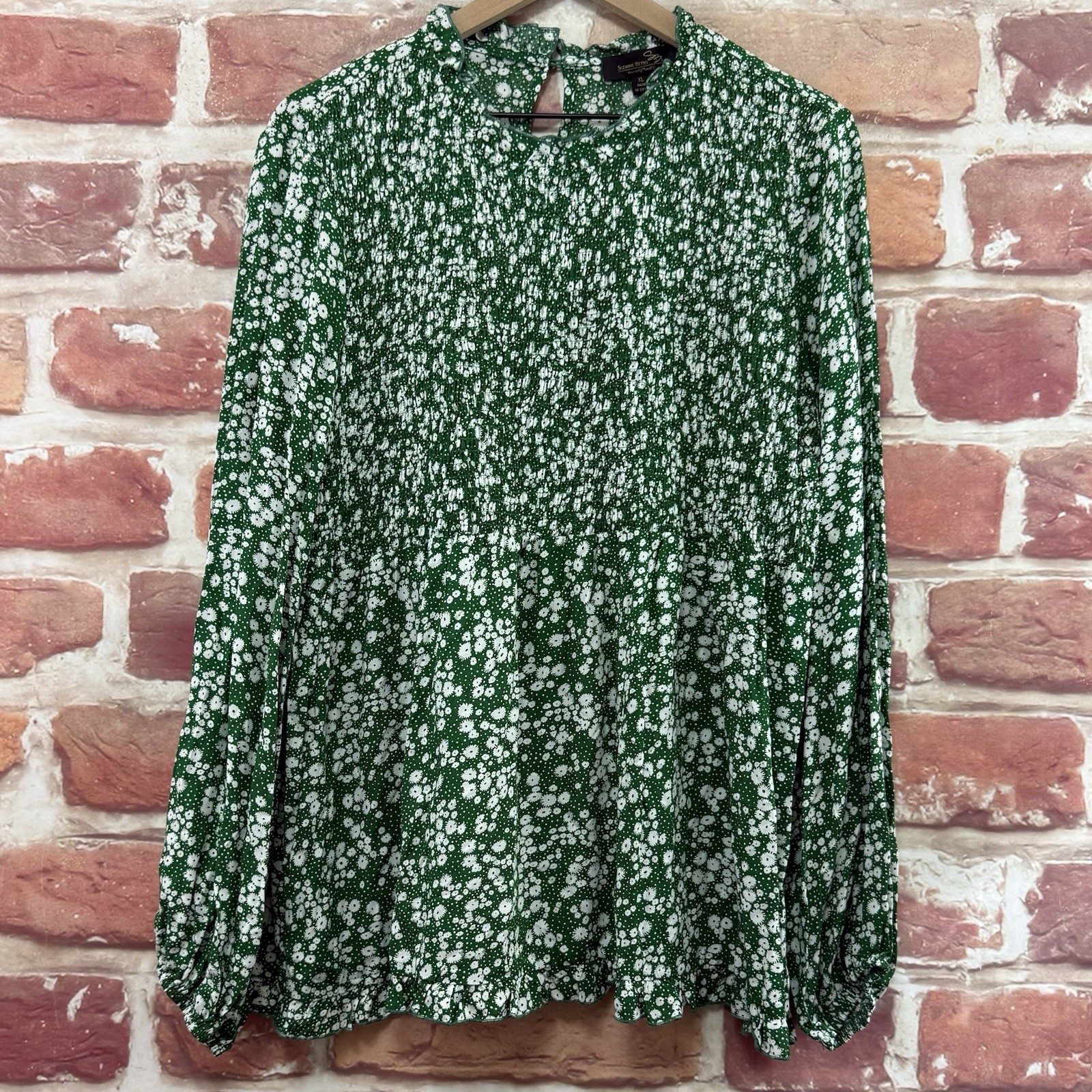 Suzanne Betro Top Womens XL Green Cottage Ditsy Floral Smocked Casual Shirt