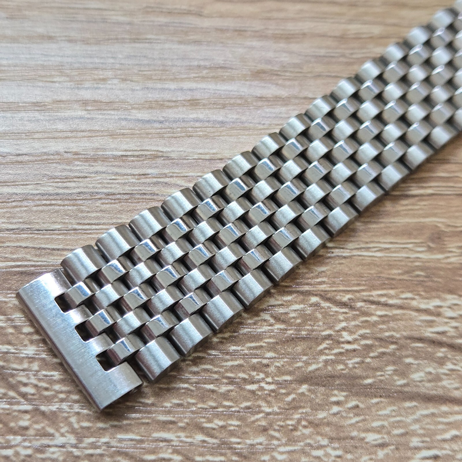 Rare and beautiful stainless steel watch bracelet/watch band 18mm