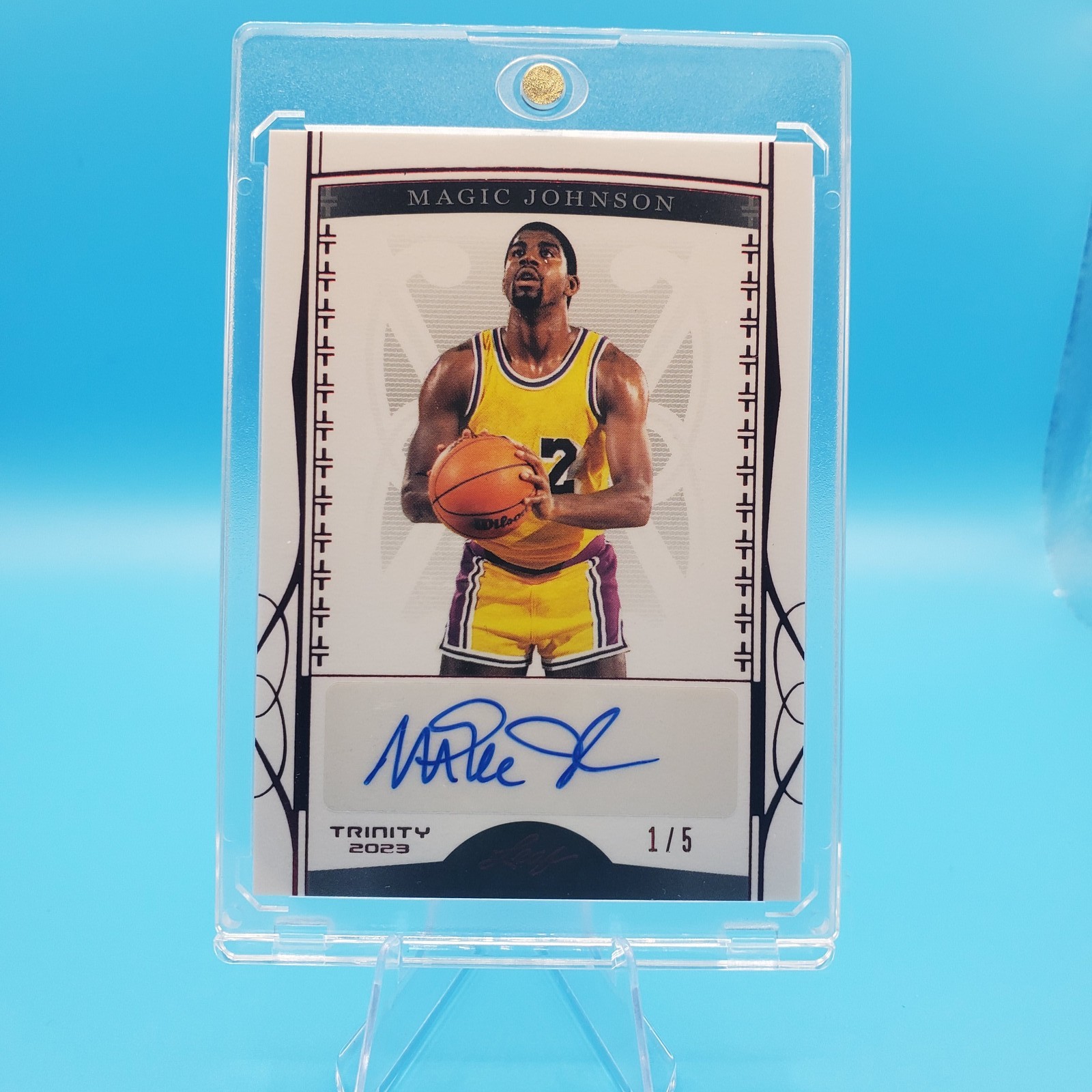 2022-23 Leaf Trinity - Magic Johnson #BA-MJ1 Red /5 (AU)