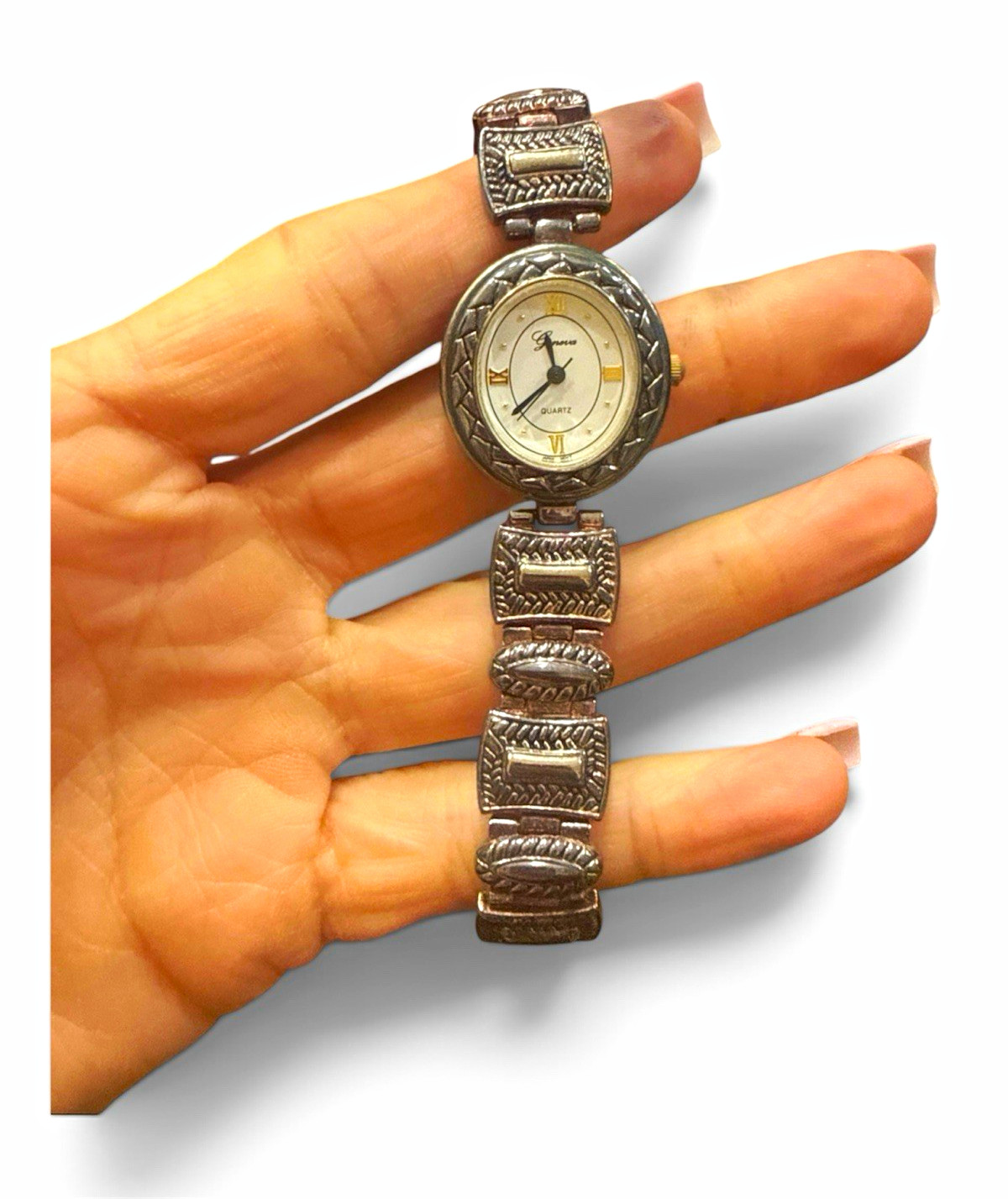 Geneva Women\'s Quartz Oval Silver-Tone Bracelet Watch White Roman Dial Dress Geneva Women\'s Quartz Oval Silver-Tone Bracelet Watch White Roman Dial Dress