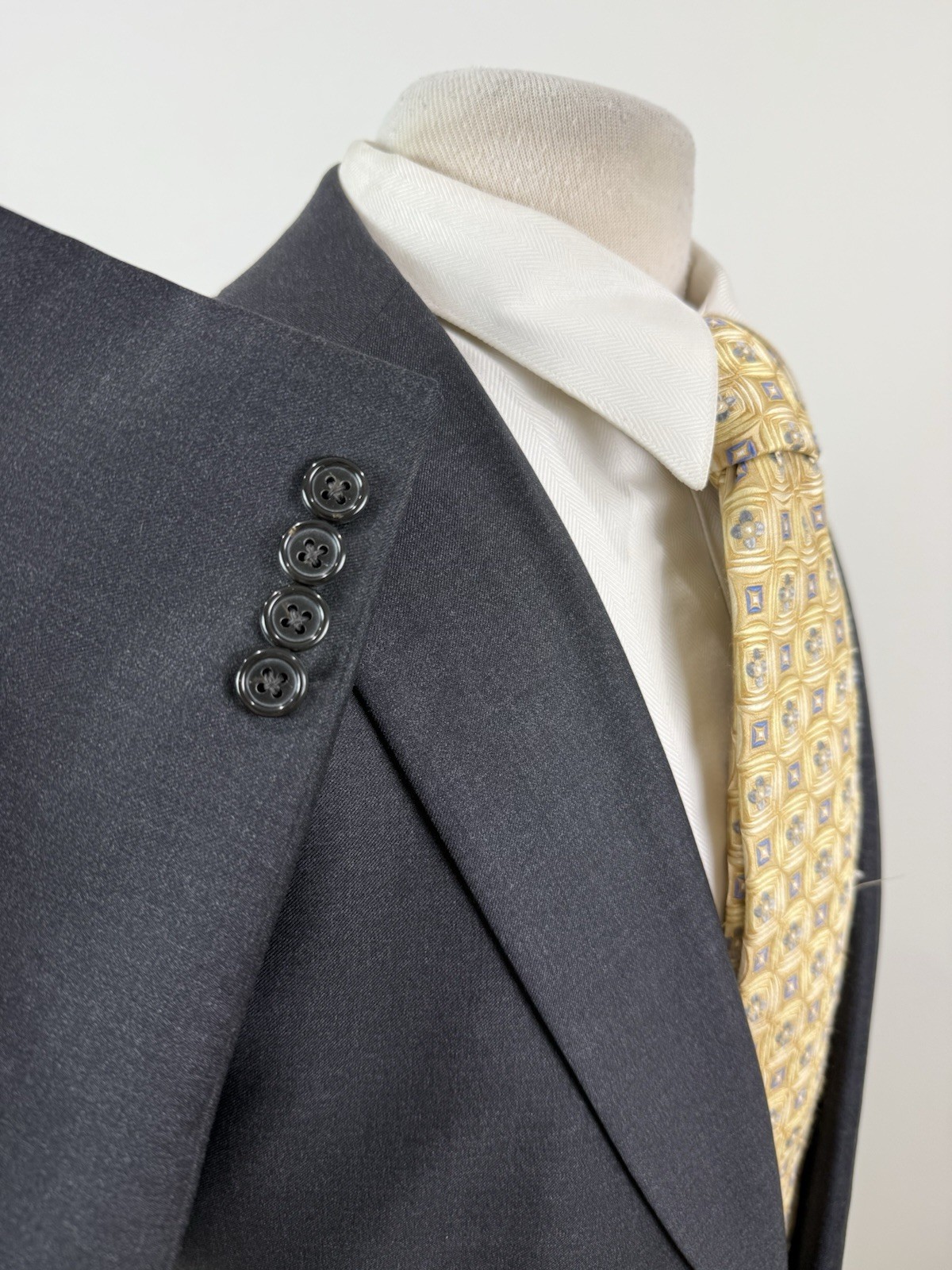 Southwick Bespoke Men’s Charcoal Sharkskin Wool Sport Coat Blazer Jacket Sz 46 L Southwick Bespoke Men’s Charcoal Sharkskin Wool Sport Coat Blazer Jacket Sz 46 L