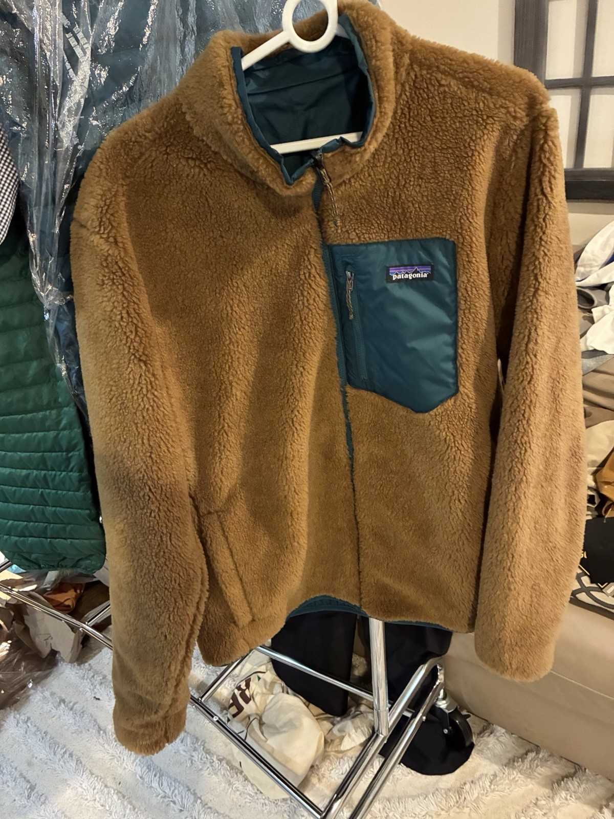 patagonia? mens L Reversible Jacket. “retro-x” And “water Resistant” Brown/Green