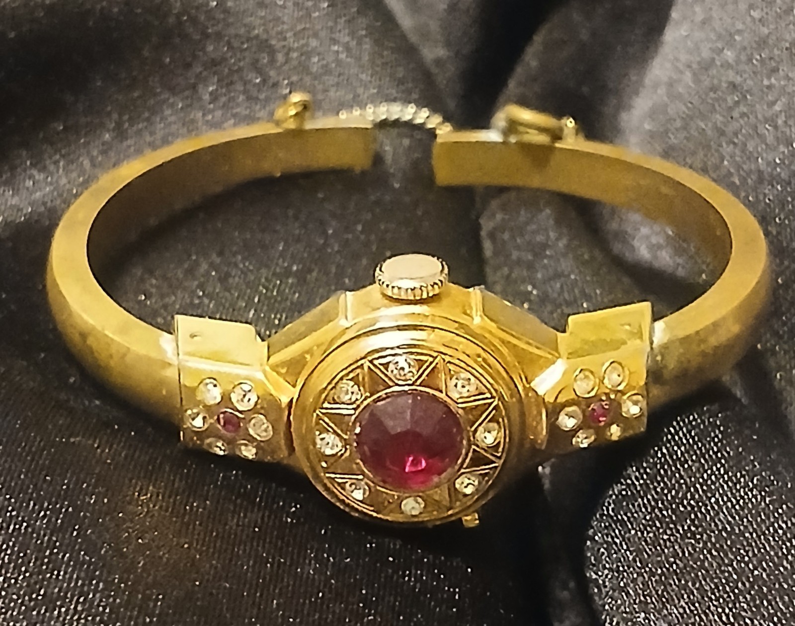 Vtg Mentor 17J Mechanical Ladies Bangle Watch Cover Hidden Dial Faux Ruby Red