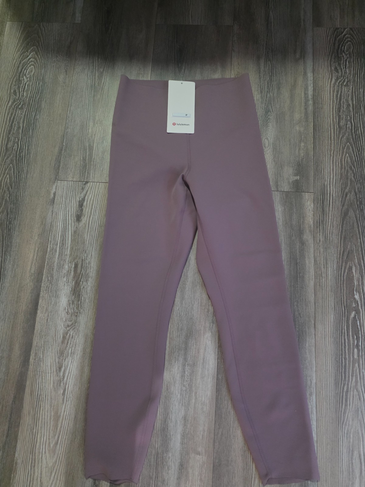Lululemon Glow Up High Rise Tight 25” Size 8 LVLX NWT Leggings