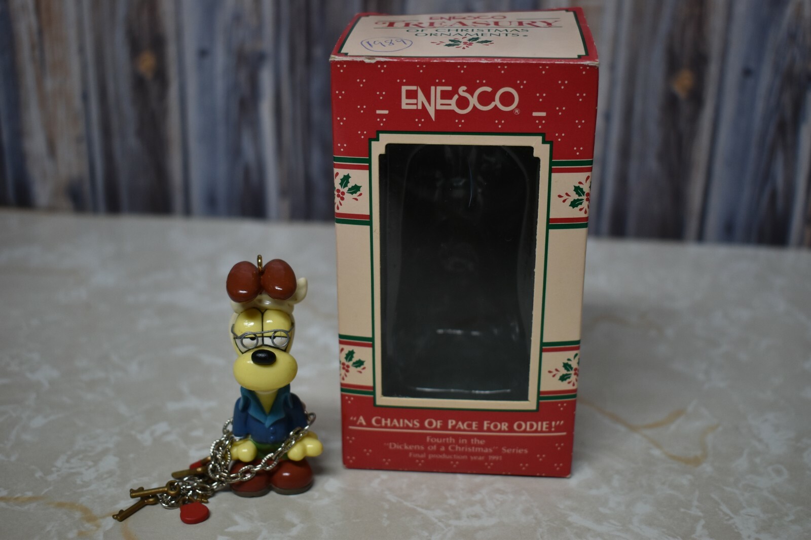 Enesco Garfield\'s Odie A Chains of Pace for Odie Christmas Ornament 4th Dickens