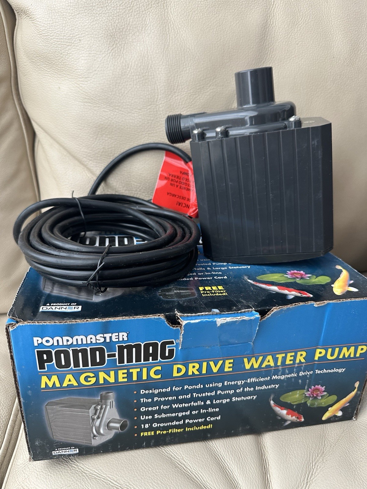 1800 PondMaster Pond-Mag Magnetic Drive Submersible Pump with Pre-Filter 1800 PondMaster Pond-Mag Magnetic Drive Submersible Pump with Pre-Filter
