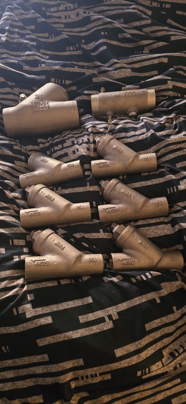 6) 1 1/4 Brass Strainers. 1) 2 1/2\