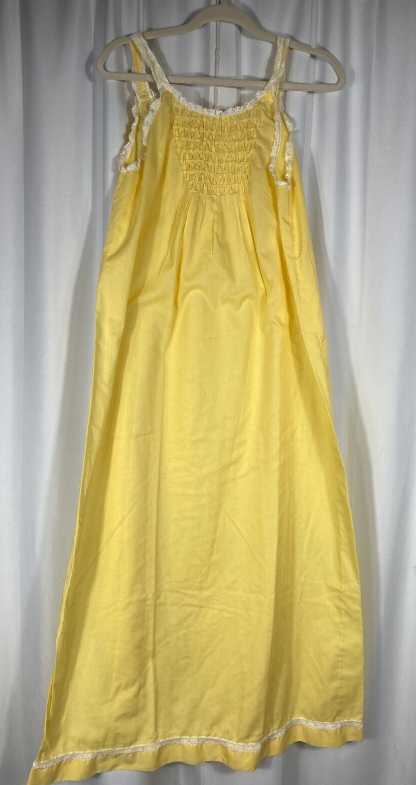 Vintage Schrank Long Yellow/Lace Nightgown Size Medium Made in USA