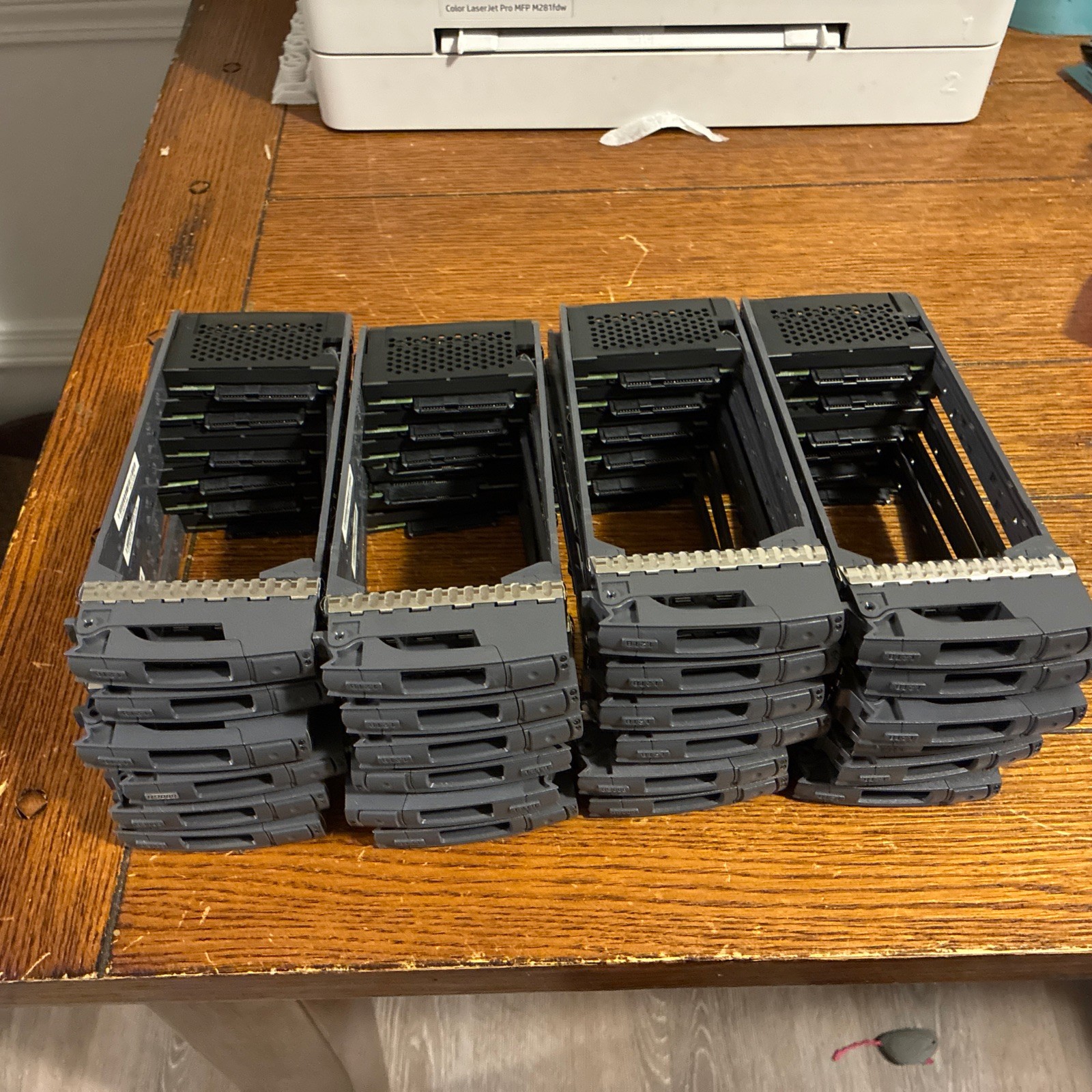 24x NetApp 111-00721+A0 2.5” SAS HDD SSD Drive Tray Caddy DS2246 FAS2552