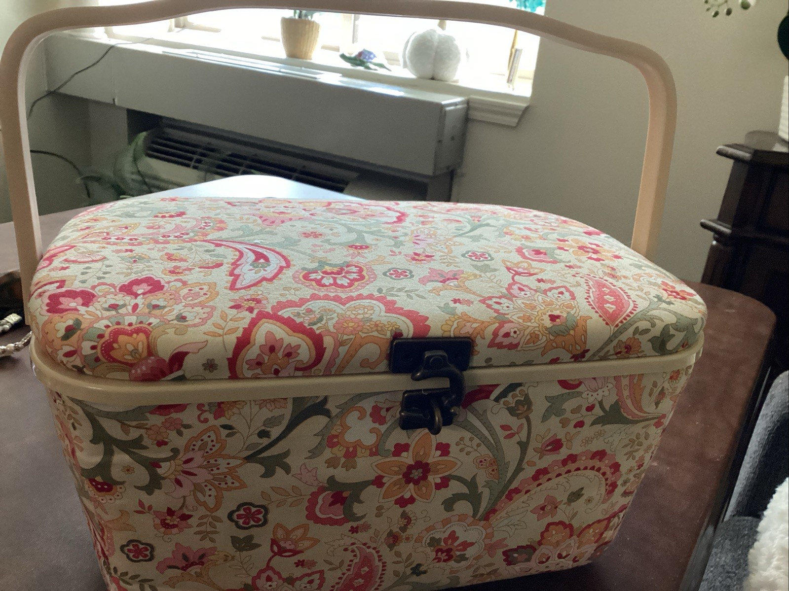 VTG Floral Fabric Covered Cushioned Sewing Box Plastic Tray Included