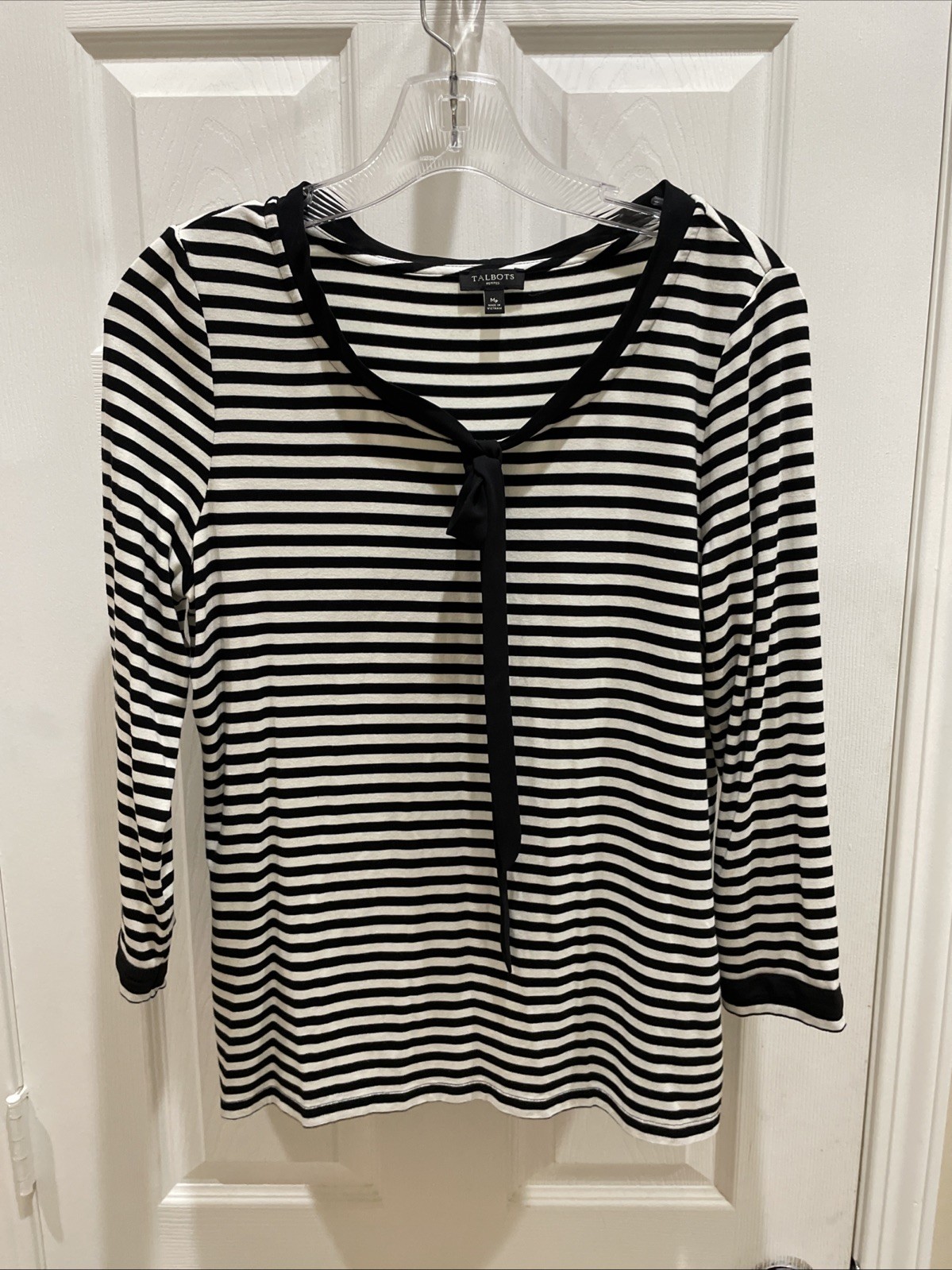 TALBOTS Womens Size MP 3/4 Sleeve Gorgeous Black White Tie Neck Pull Over Top TALBOTS Womens Size MP 3/4 Sleeve Gorgeous Black White Tie Neck Pull Over Top