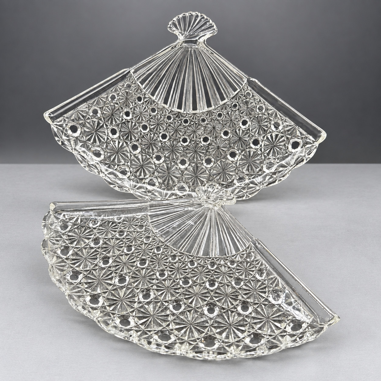 Vintage Daisy Button Pressed Glass Fan Shaped Relish Candy Dish Tray Set of 2