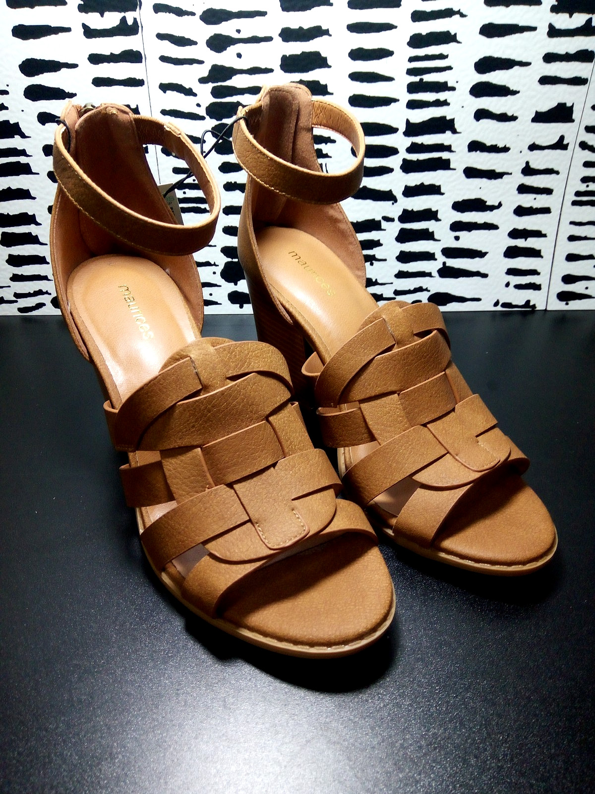 Maurices Brandy Medallion Block Heel Sandals Shoes Open Toe Women\'s 8.5 Maurices Brandy Medallion Block Heel Sandals Shoes Open Toe Women\'s 8.5