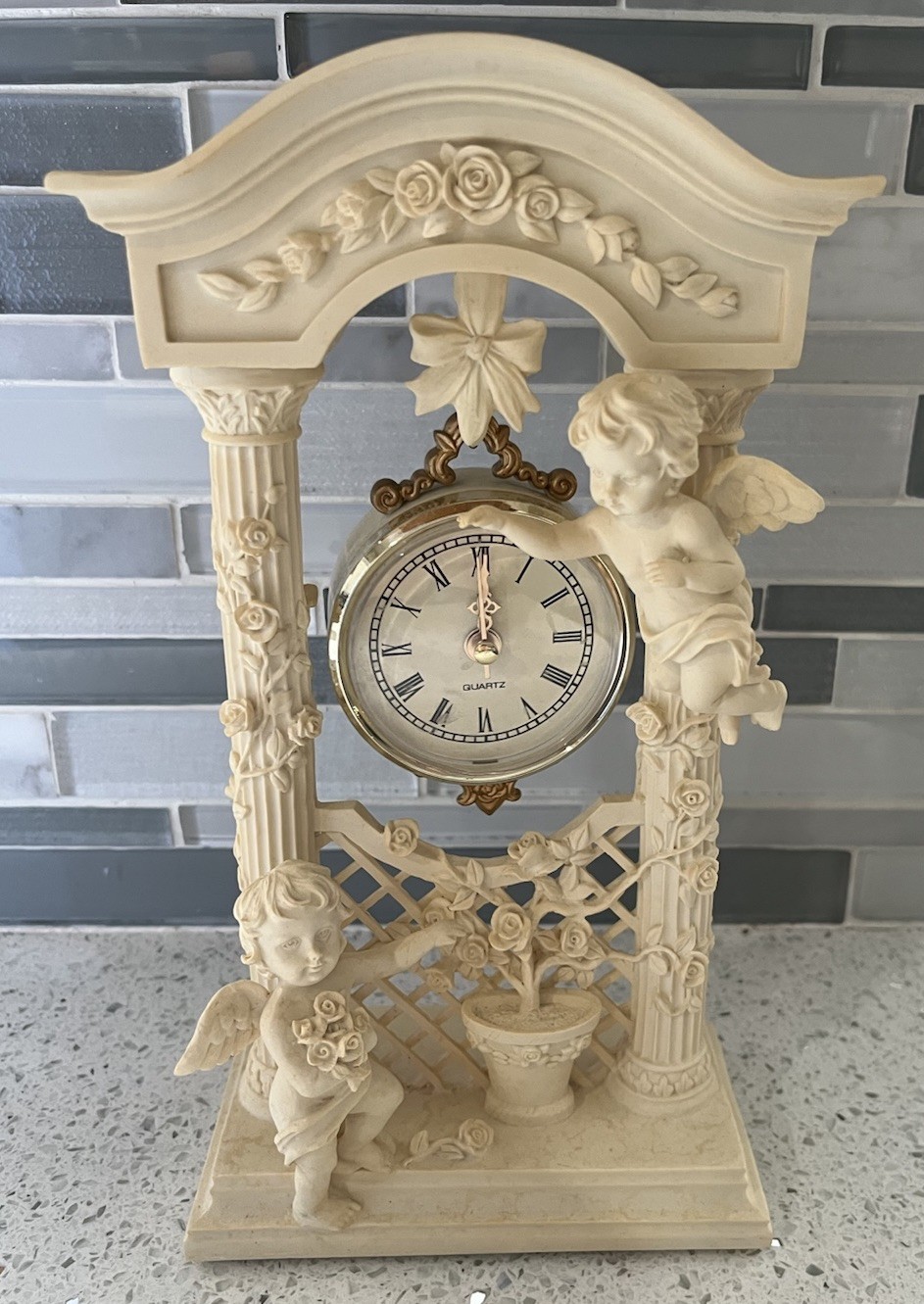 Vintage Hollywood Regency Avon Cherub Mantel Clock Vintage Hollywood Regency Avon Cherub Mantel Clock