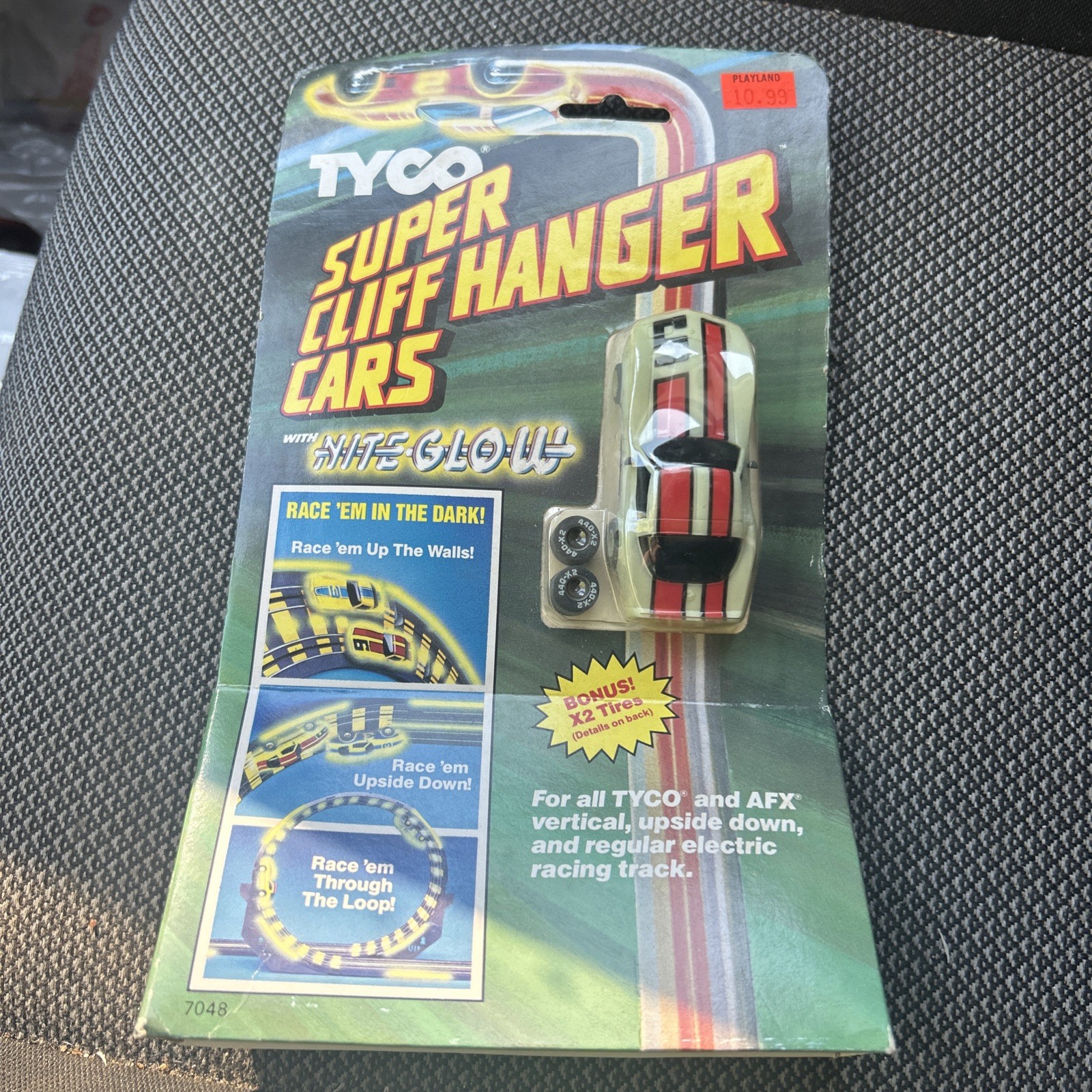 Vintage Tyco Daredevil Cliff Hangers Nite Glow Slot Car Racing corvette sealed Vintage Tyco Daredevil Cliff Hangers Nite Glow Slot Car Racing corvette sealed