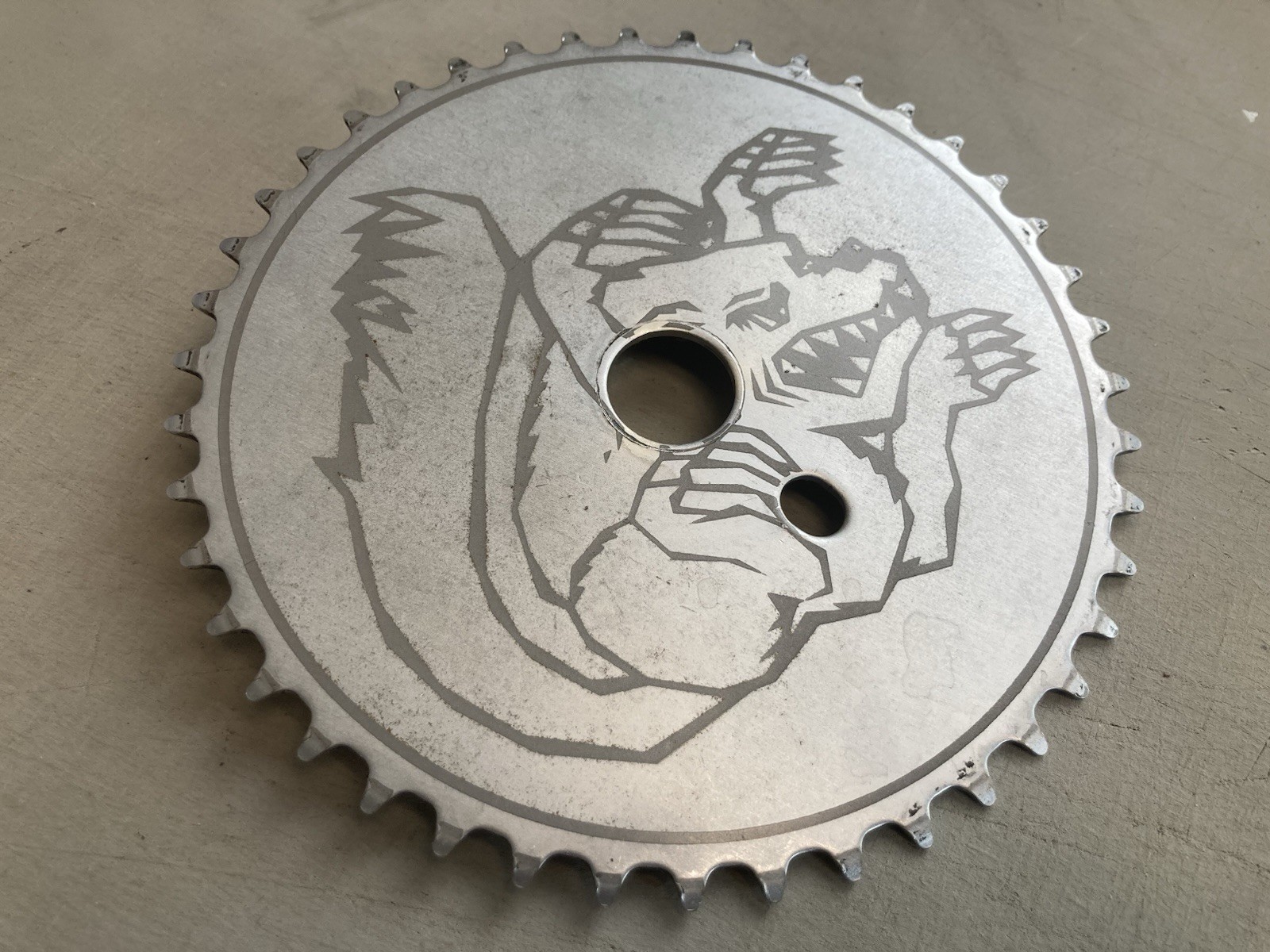 VINTAGE 90s MONGOOSE MAURICE SILVER BMX FREESTYLE 43T SPROCKET VINTAGE 90s MONGOOSE MAURICE SILVER BMX FREESTYLE 43T SPROCKET