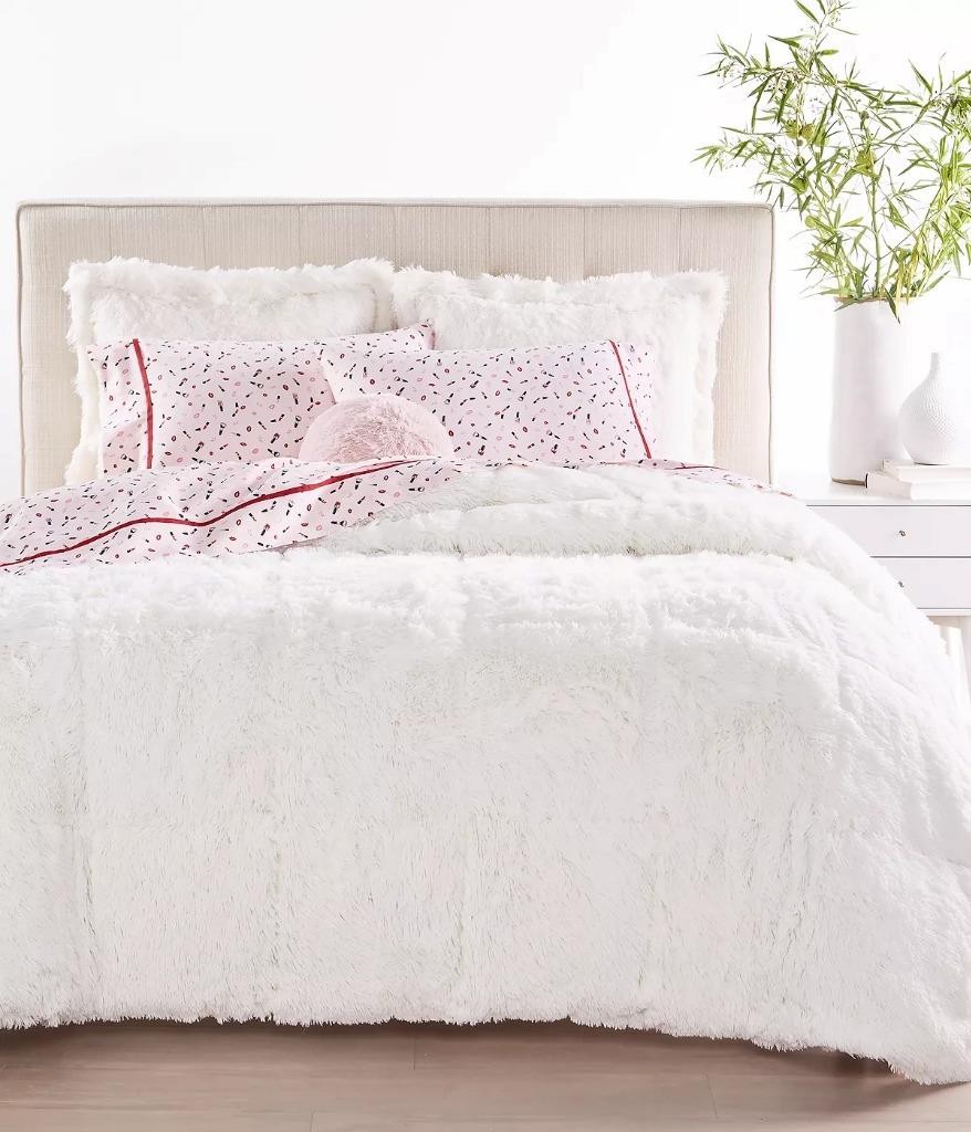 Whim by Martha Stewart 2Pc. White Shaggy Faux Fur Twin/Twin XL Comforter Set