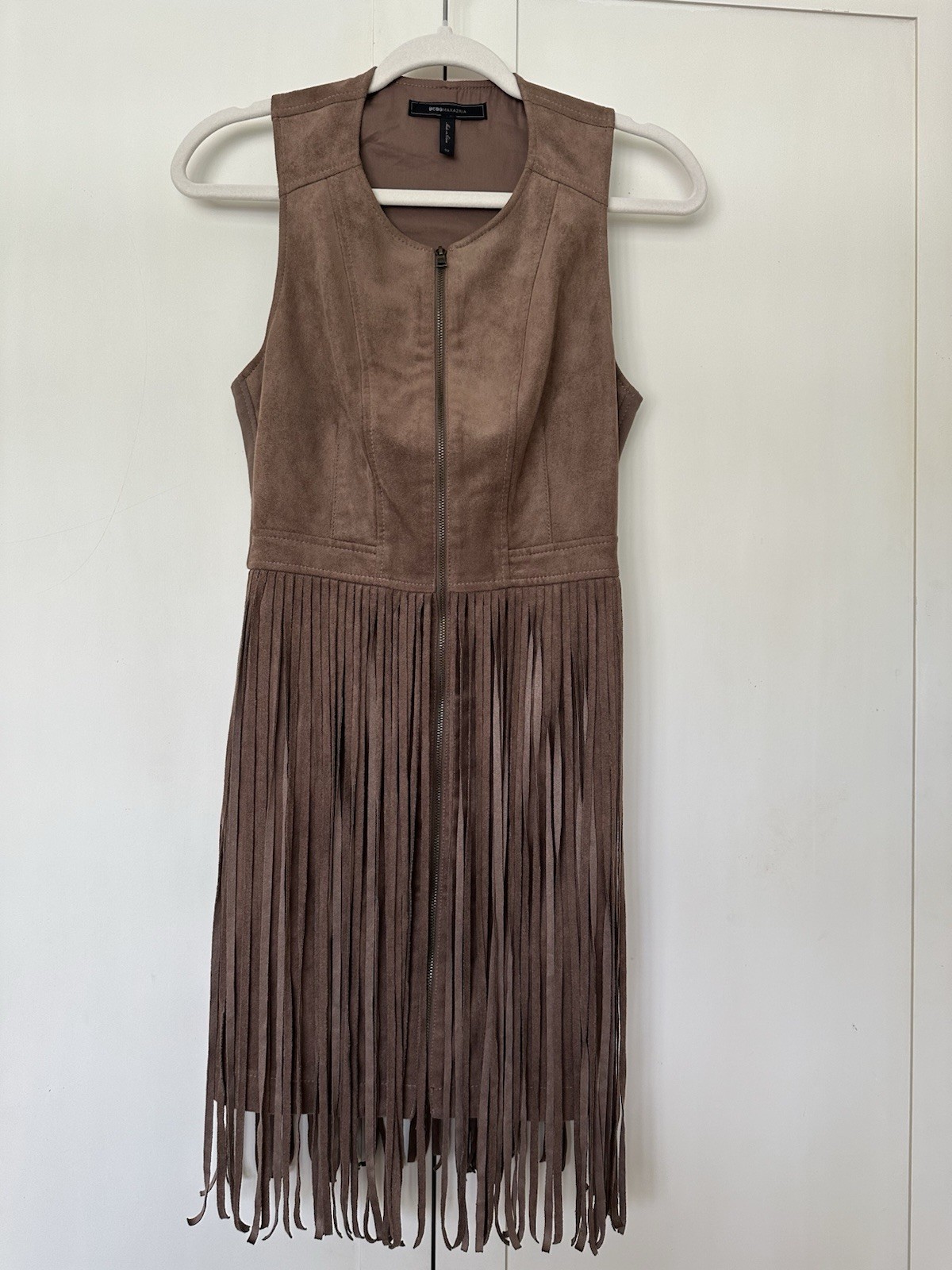 BCBG Maxazaria Hamiin Faux Seude Fringe Vest Dress Light Mocha Size 2 BCBG Maxazaria Hamiin Faux Seude Fringe Vest Dress Light Mocha Size 2