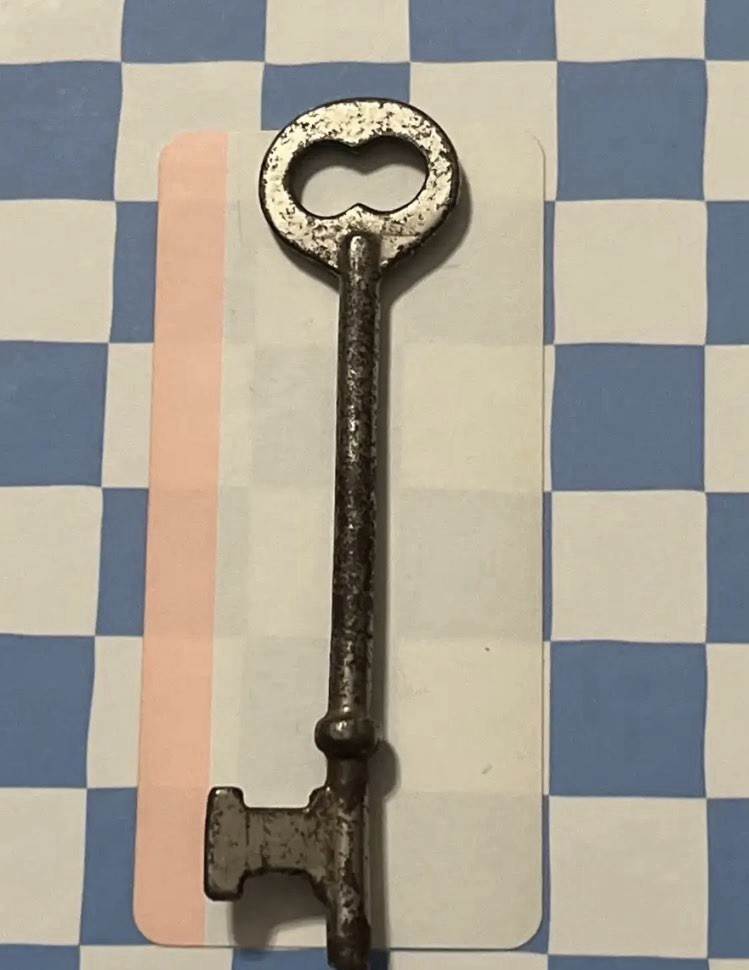 57. Vintage Antique Solid Barrel Steel Skeleton Key 57. Vintage Antique Solid Barrel Steel Skeleton Key
