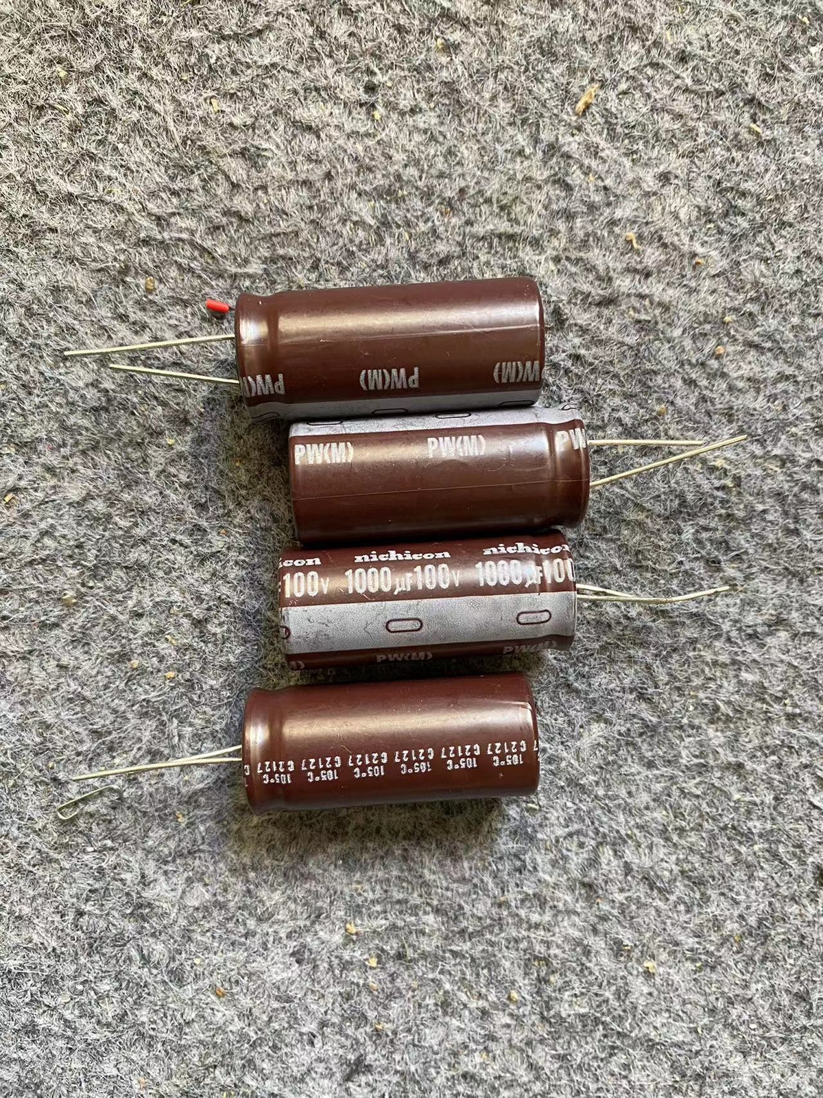 5pcs Nichicon PW 1000UF 100V 18X40MM electrolytic capacitor 105 °C 100V1000UF 5pcs Nichicon PW 1000UF 100V 18X40MM electrolytic capacitor 105 °C 100V1000UF