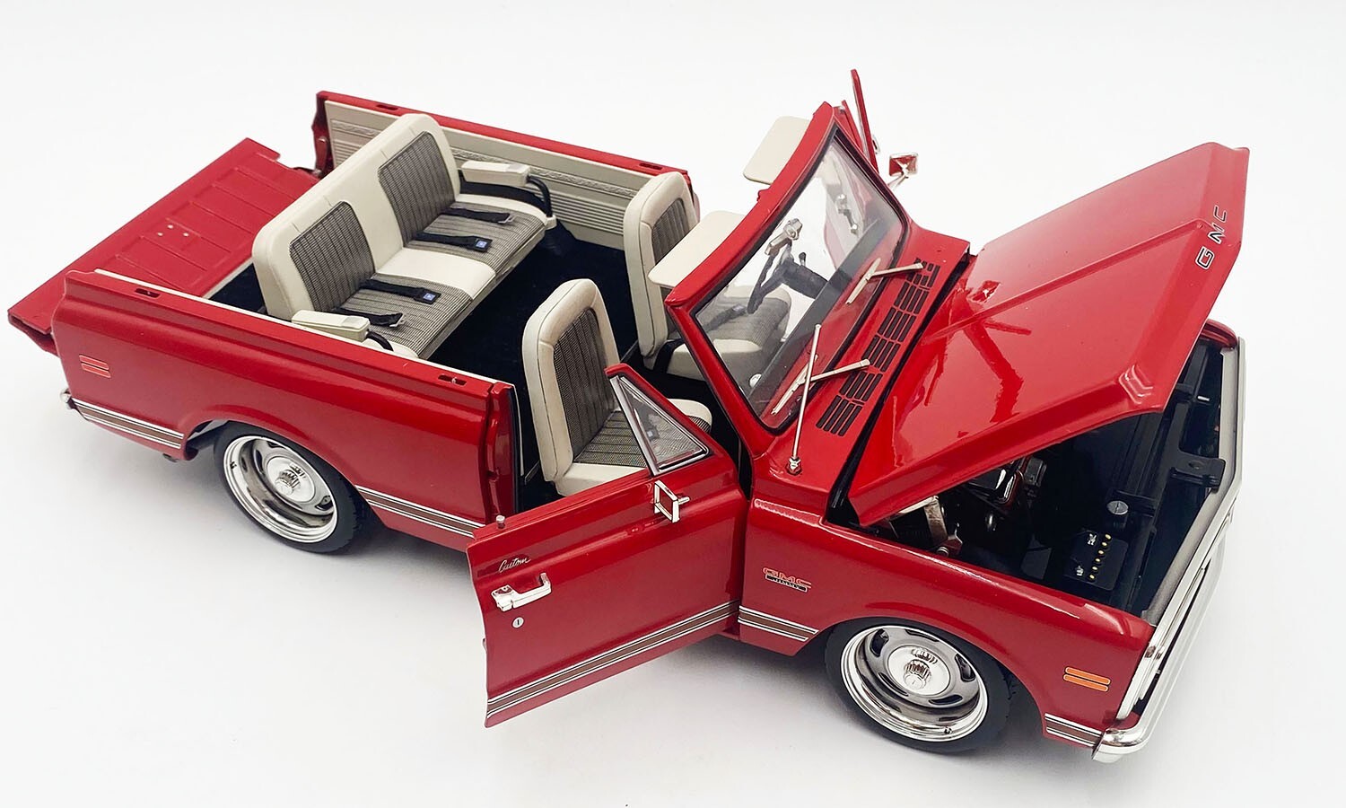 RARE 1970 GMC JIMMY SLAMMED CUSTOM 1:18 ACME A1807715 LOW RIDER RED / WHITE TOP
