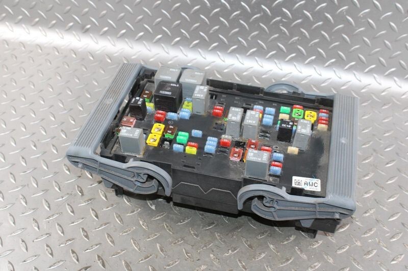 2010-2014 Cadillac Escalade Fuse Box Engine Factory OEM with Warranty