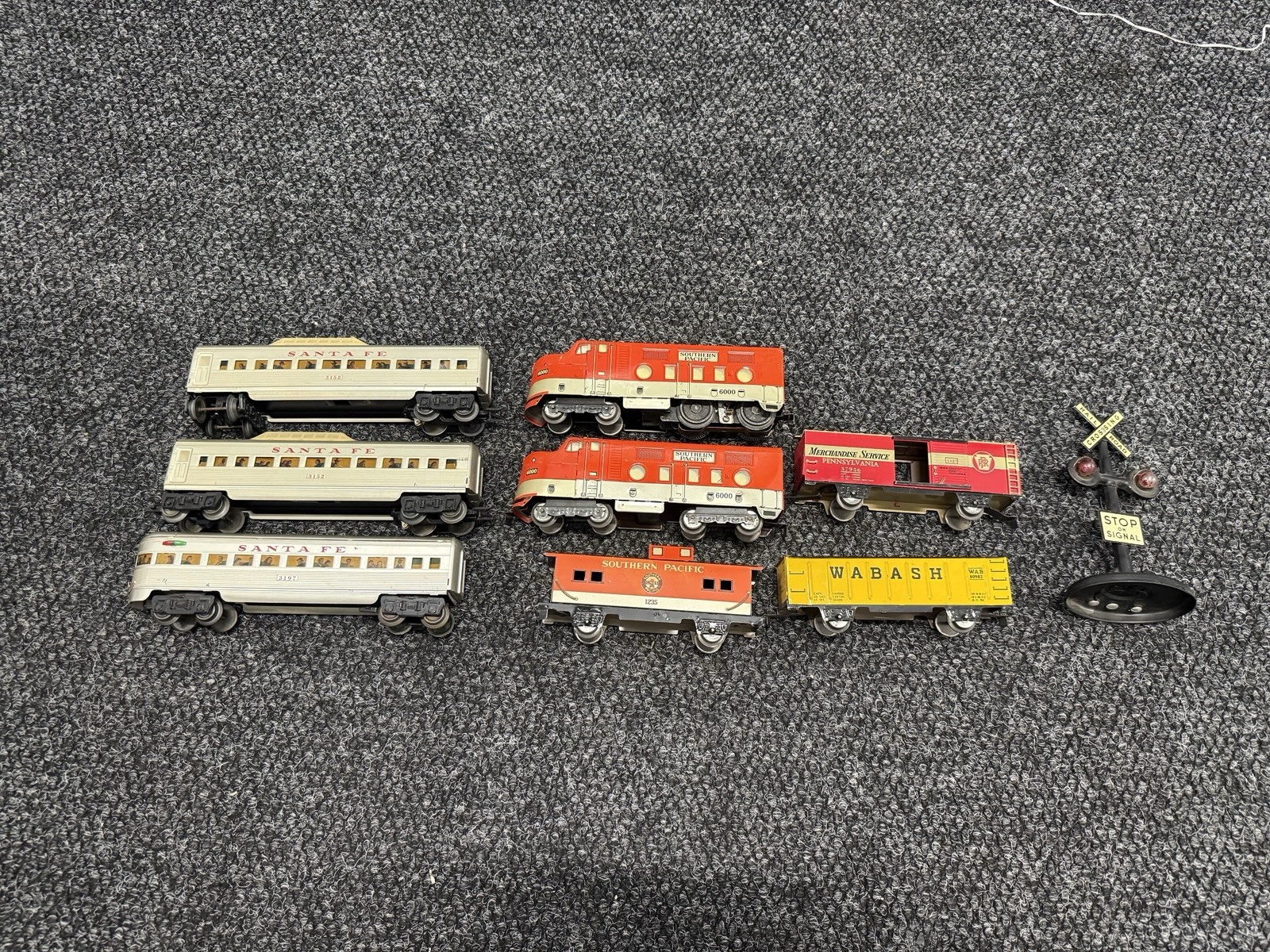 Vintage Marx O Gauge Tin Train Lot Santa Fe Southern Pacific Cars Transformer
