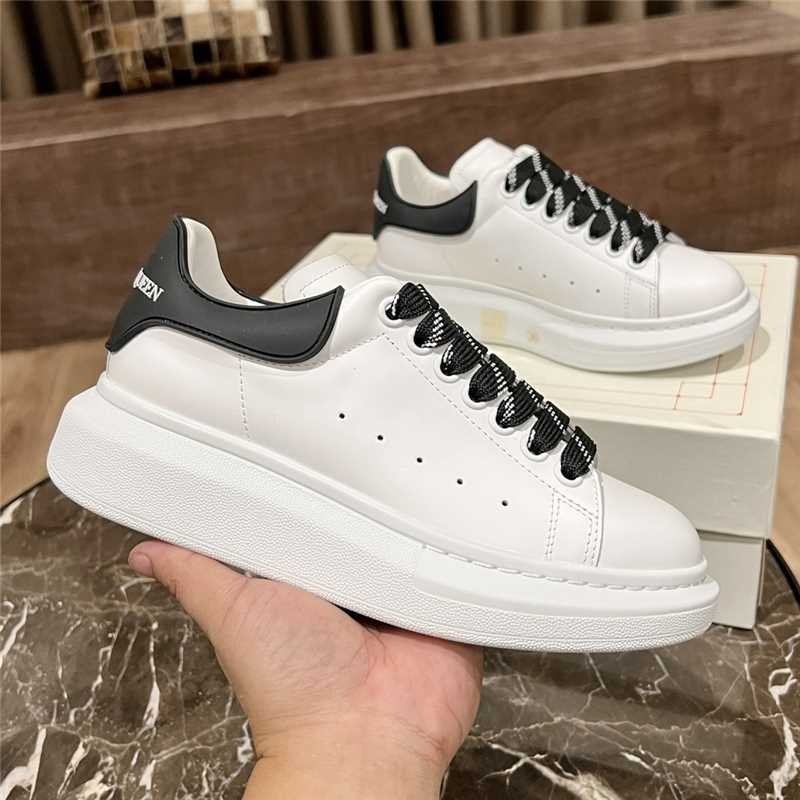 Alexander McQueen \