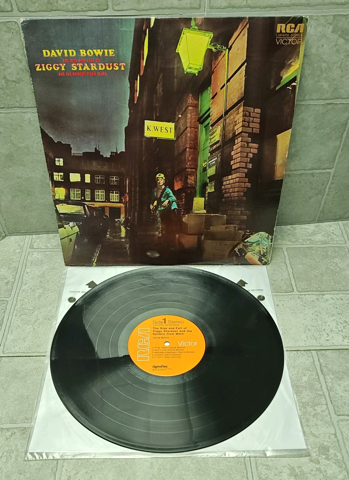 VG+ David Bowie Ziggy Stardust LP Vinyl Record RCA Victor LSP-4702 Stereo 1972