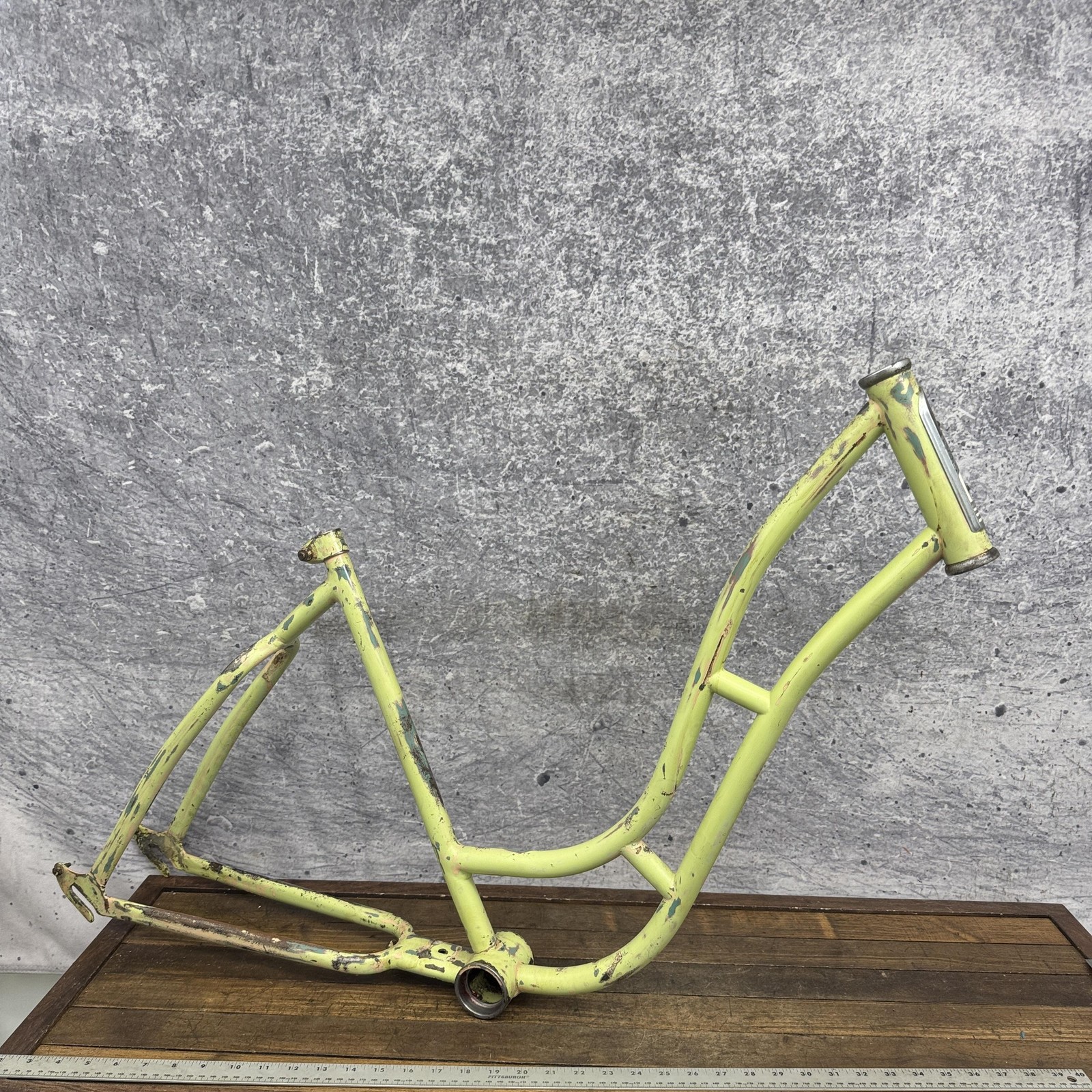 Vintage Firestone Super Cruiser Frame Balloon Tire HeadBadge Girl USA 26 Monarch
