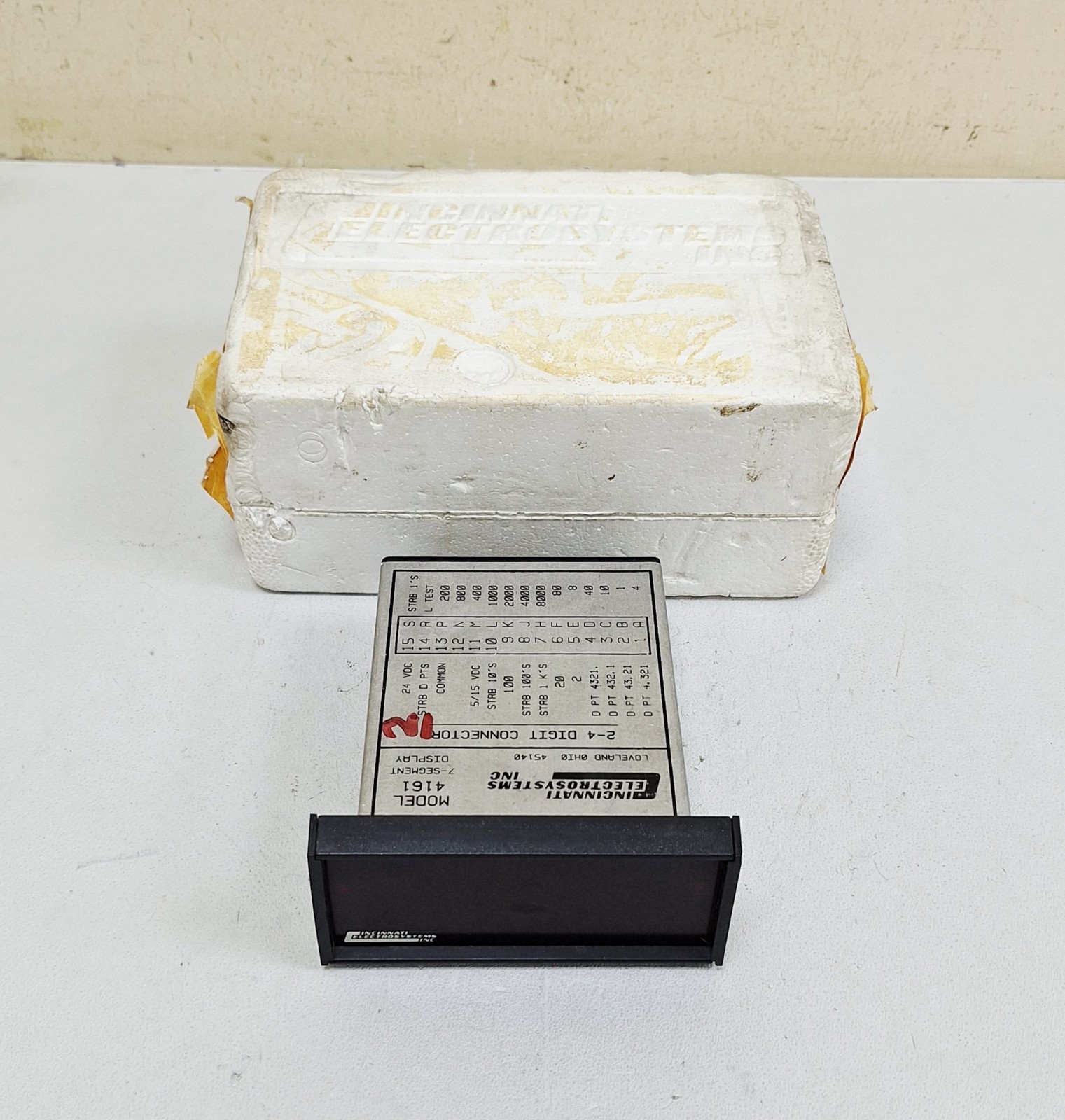 Cincinnati Electrosystems 4161-4-24 / 7-Segment Display / 2-4 Digit Connector