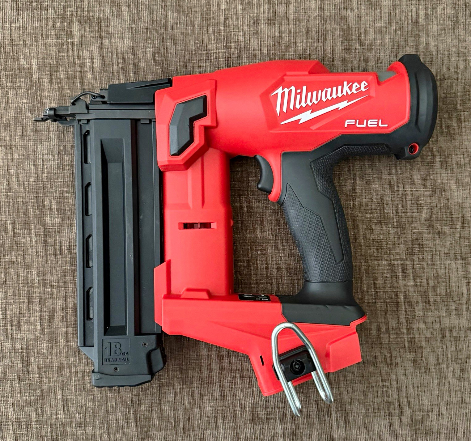 Milwaukee M18 FUEL 18V Cordless 18 Gauge Brad Nailer 2746-20 (TOOL ONLY)