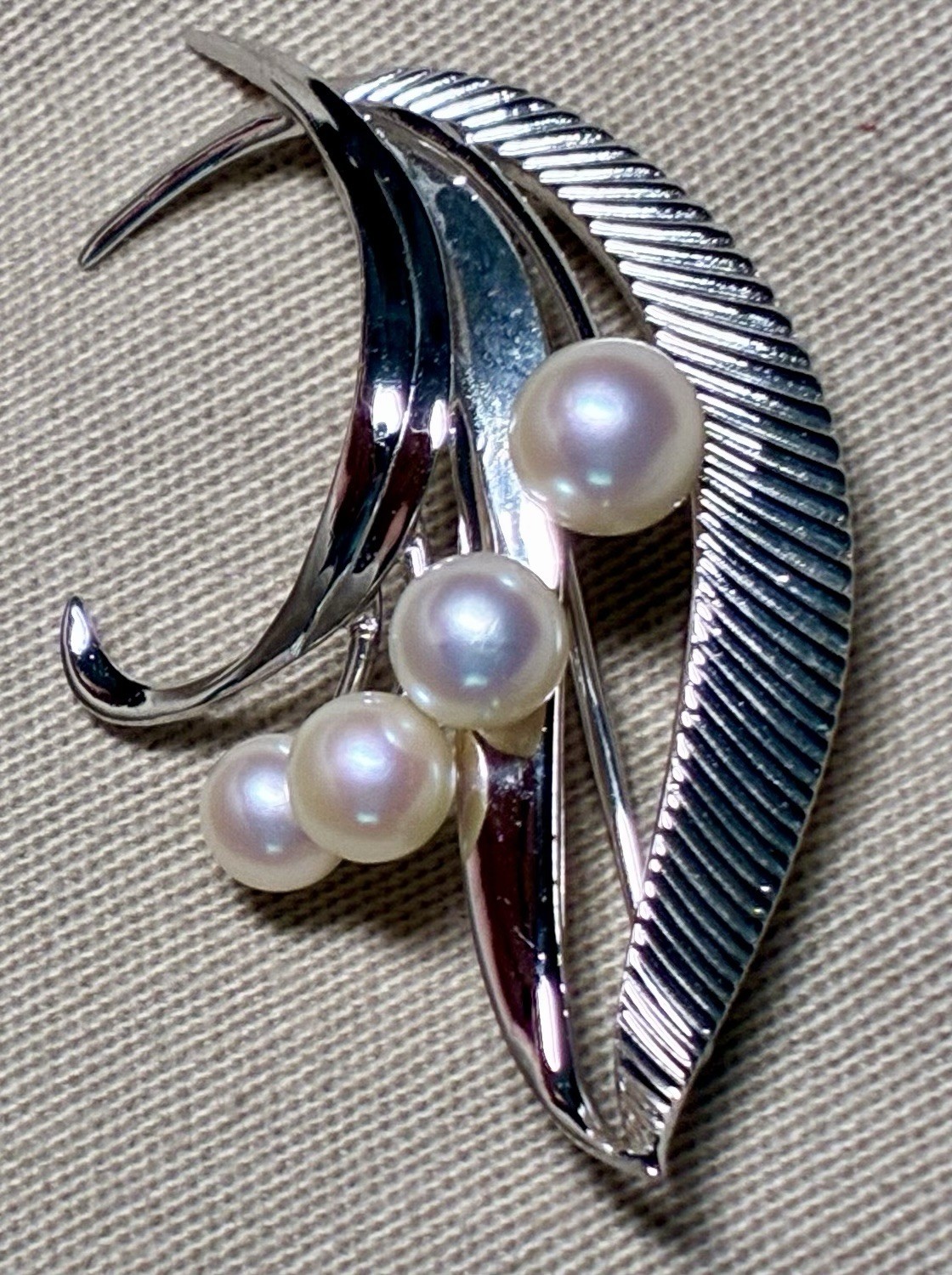 MINT Vintage MIKIMOTO Sterling Silver 4 Pearl Leaf Spray Brooch Pin Signed 925