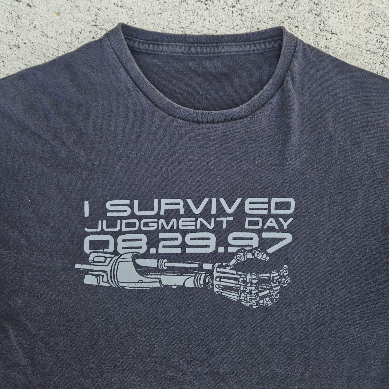 Thrashed Faded I Survived Judgement Day Terminator Vintage T Shirt Size Large