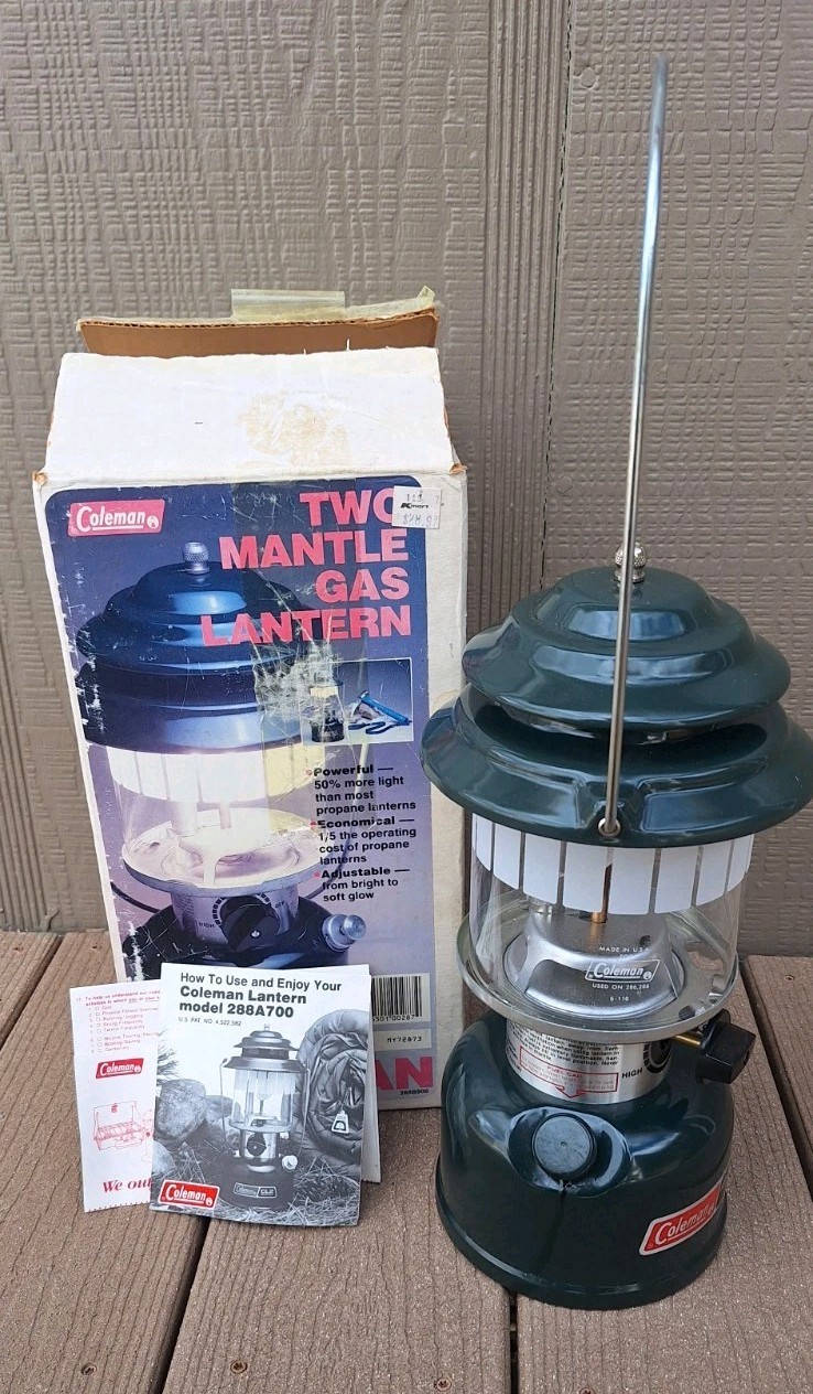 Vintage Coleman 288A700 Adjustable Two Mantle Gas Lantern with Box Vintage Coleman 288A700 Adjustable Two Mantle Gas Lantern with Box