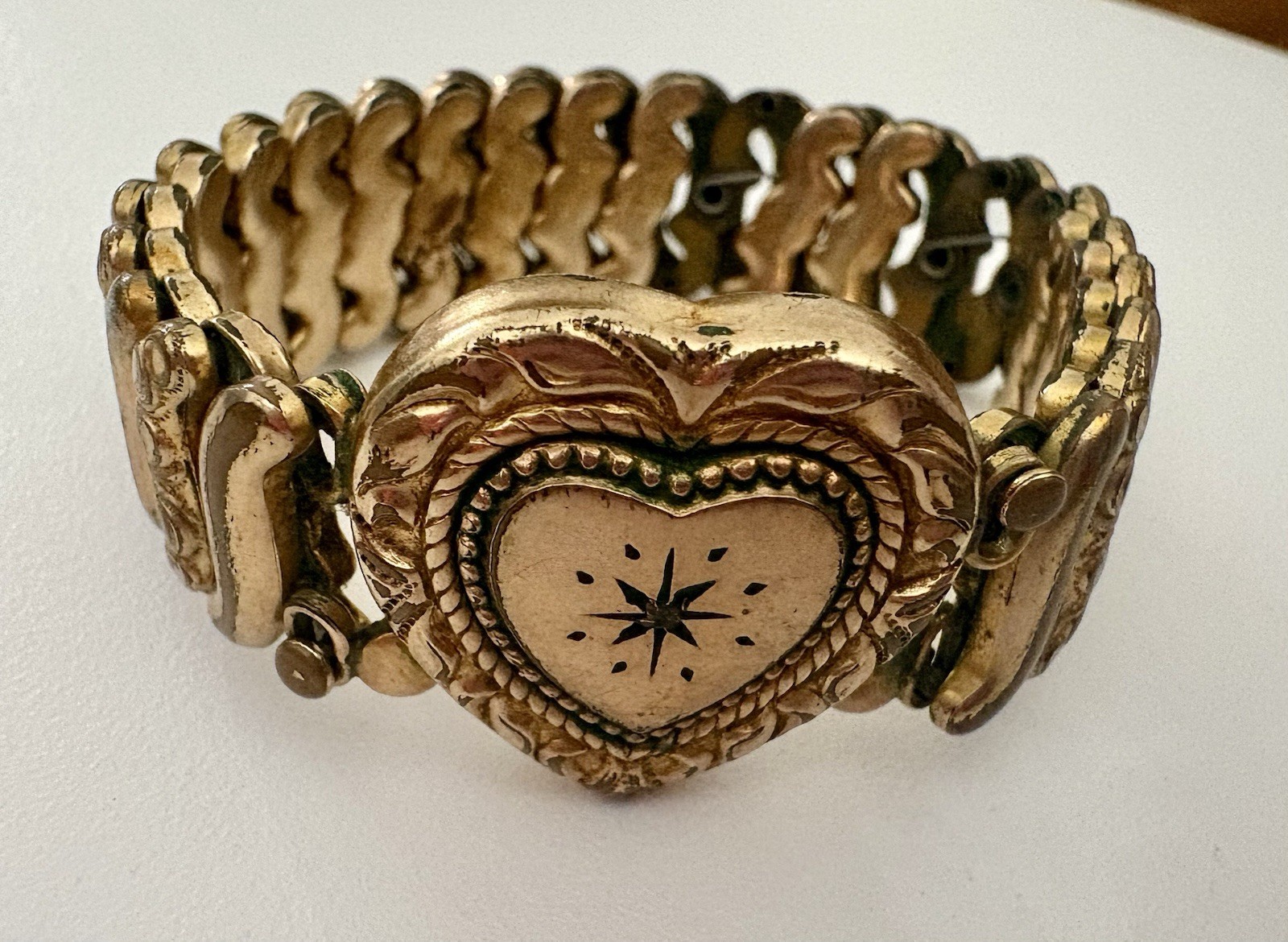 Vintage 1940s Sweetheart Expansion Bracelet Marked Victoria WWII READ Vintage 1940s Sweetheart Expansion Bracelet Marked Victoria WWII READ