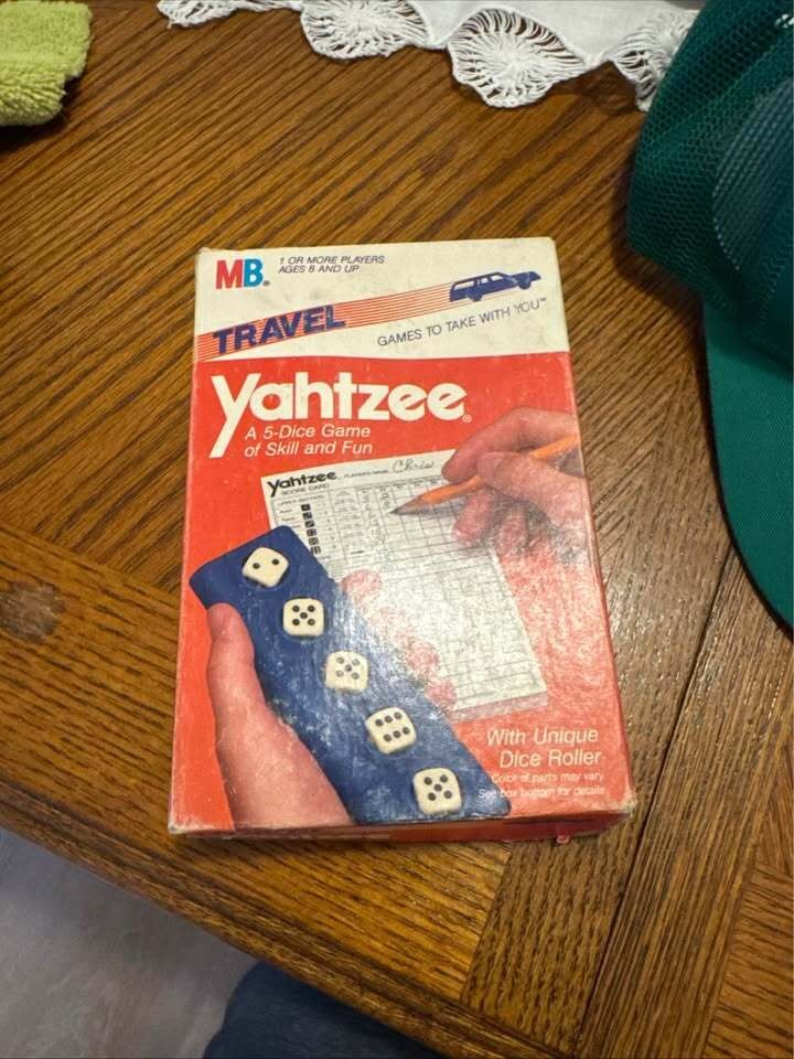 Vintage 1984 Travel Yahtzee Game