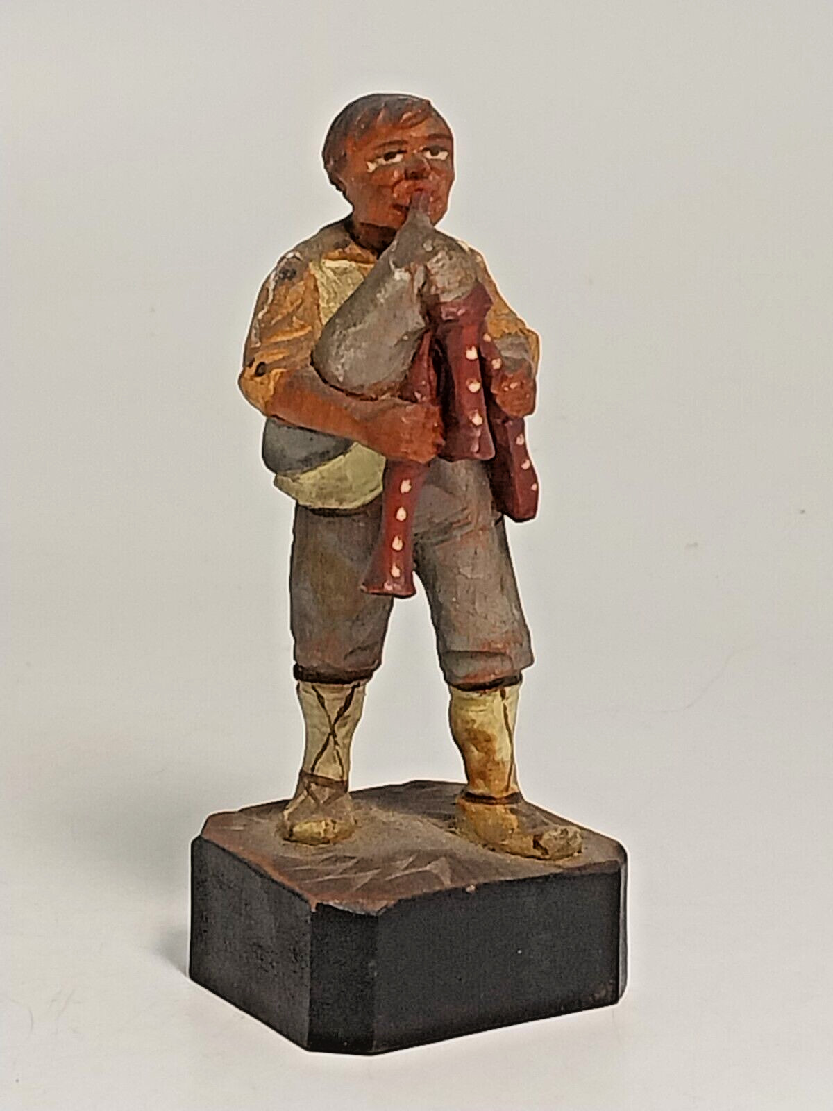 Man Playing Bagpipes Wood Hand Carved Figurine Gargiulo\'s Lace House Italy Anri?