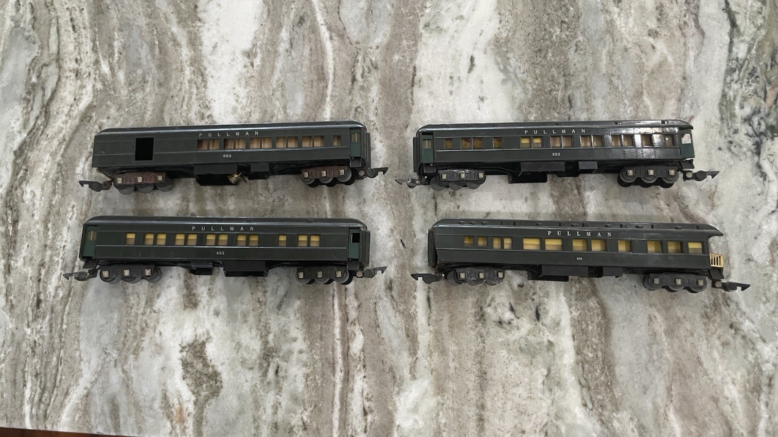American Flyer S Gauge 4 Piece Pullman Passenger Car Set Green American Flyer S Gauge 4 Piece Pullman Passenger Car Set Green