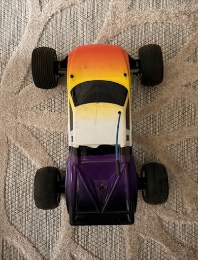 Vintage Traxxas Rustler 2wd 1st generation. With xl-1 speed control. Vintage Traxxas Rustler 2wd 1st generation. With xl-1 speed control.