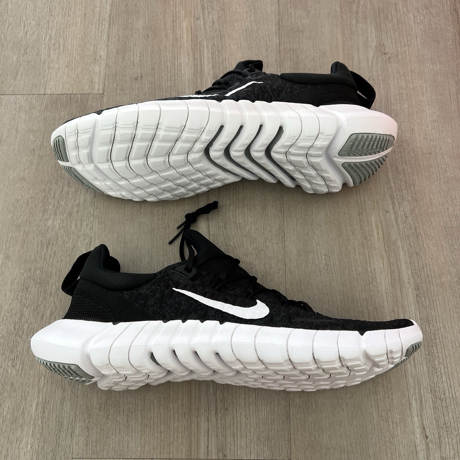 Nike Free Run 5.0 Black White CZ1884-001 Size 7.5-11.5 Men