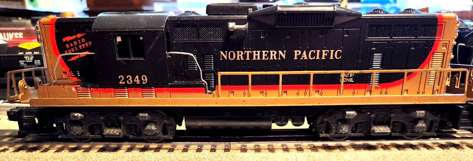 Vintage Locomotive Lionel 2349 Diesel Northern Pacific in good cond., runs well.
