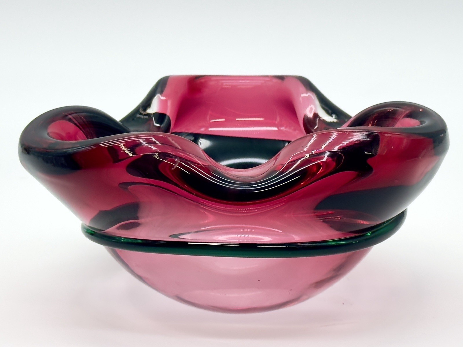 Fabulous Vintage Contemporary/Modern Style of Small Hand blown Art Glass