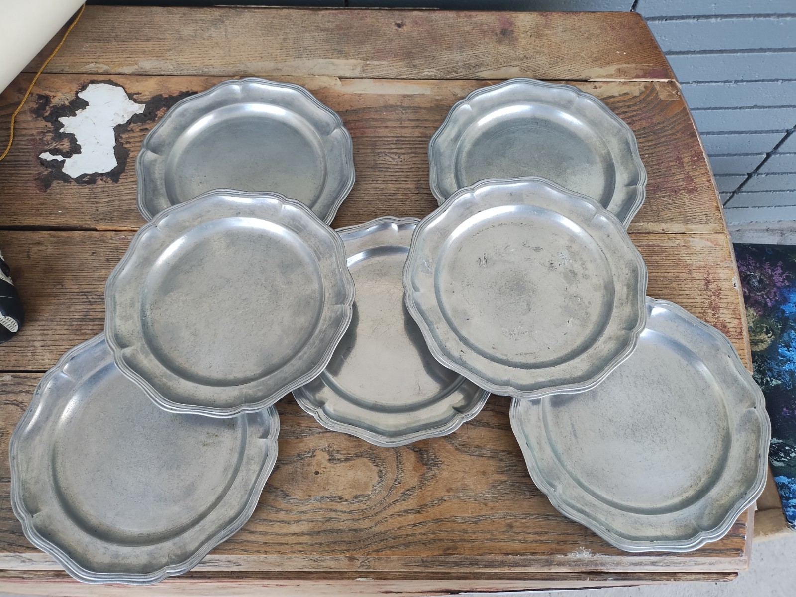 1800s German Pewter Plate Set Of 7 Scalloped 9 Inch Matching Plates Angel Mark 1800s German Pewter Plate Set Of 7 Scalloped 9 Inch Matching Plates Angel Mark